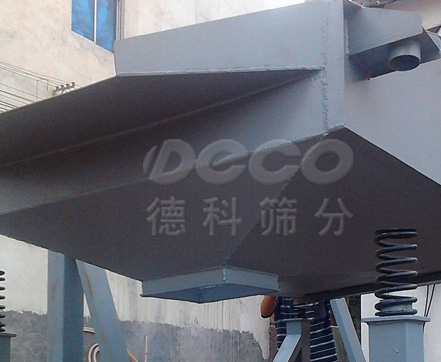 輕型選礦設(shè)備出料口